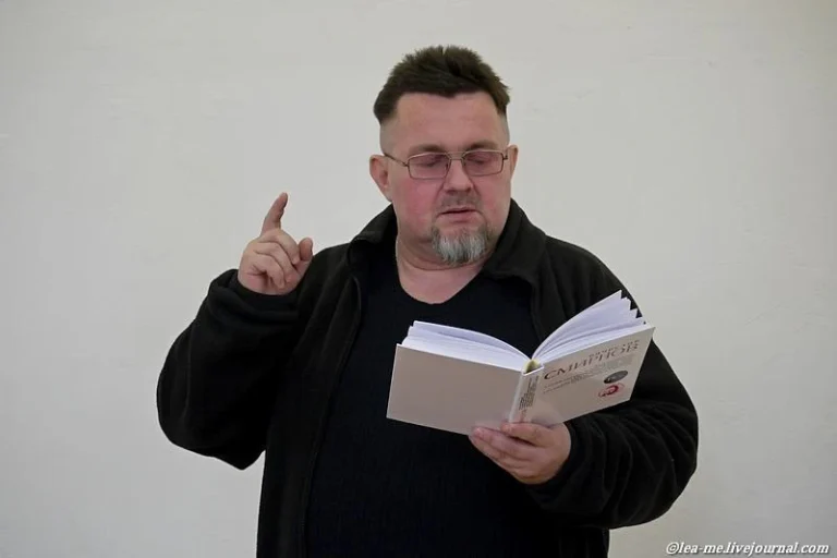 Вячеслав Смирнов выпустил свой «посмертный» сборник